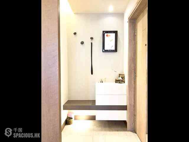 Mid Levels Central - Chenyu Court 03