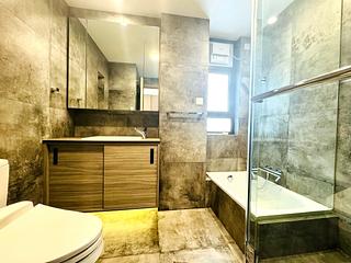 Mid Levels Central - Chenyu Court 05