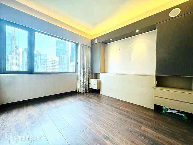 Mid Levels Central - Chenyu Court 07