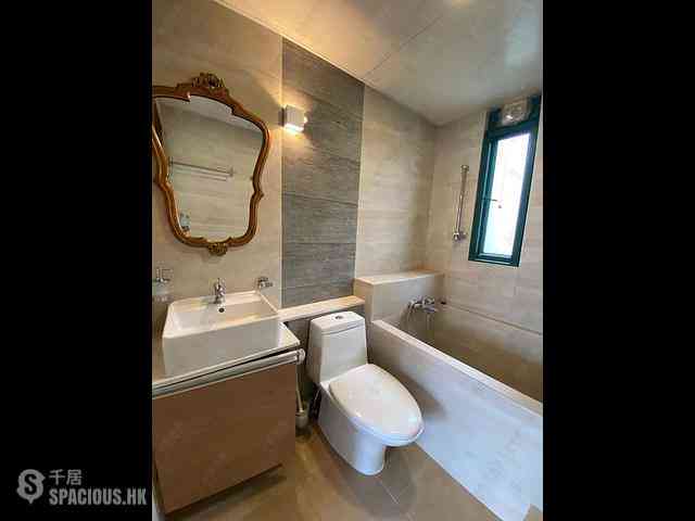 Kennedy Town - University Heights Block 2 05