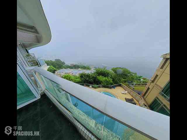 Pok Fu Lam - Villas Sorrento 03