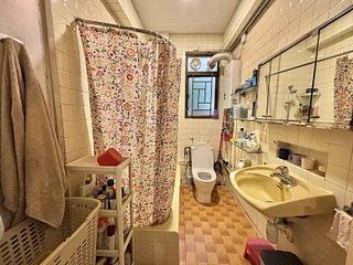 Mid Levels Central - Glory Mansion 14