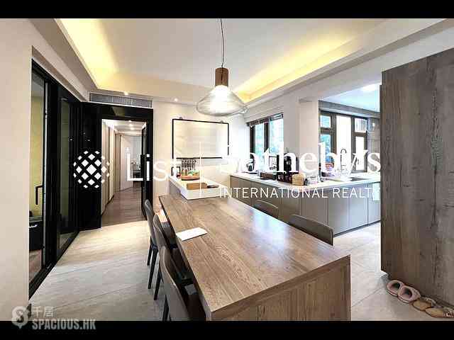Mid Levels Central - Chenyu Court 03