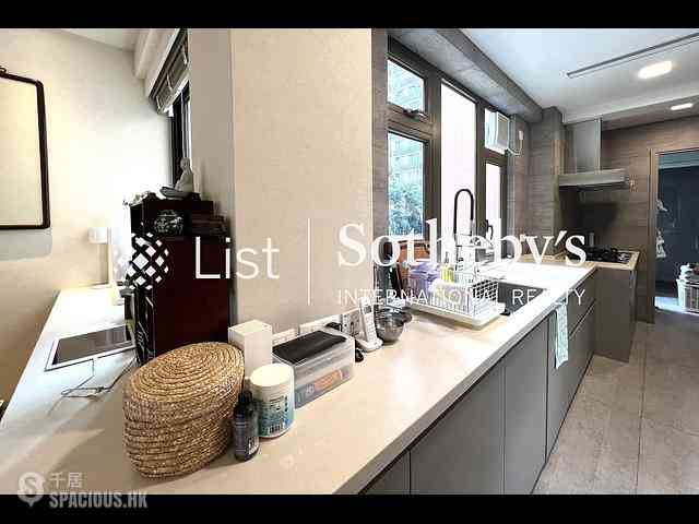 Mid Levels Central - Chenyu Court 10
