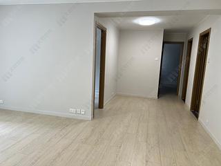Wan Chai - Phoenix Court Block 4 05