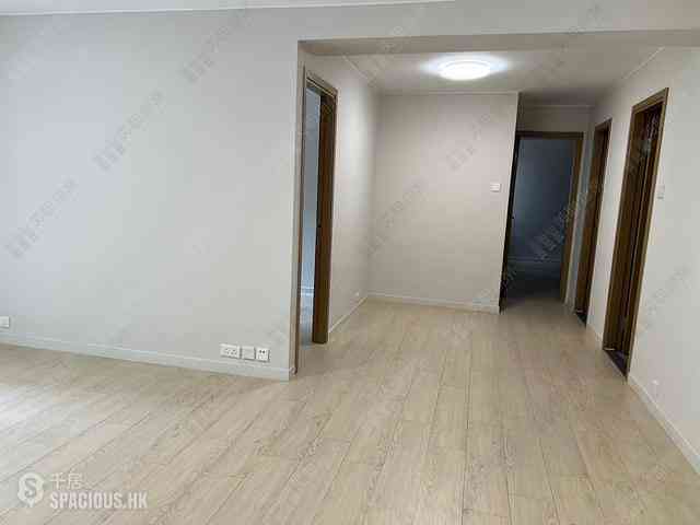 Wan Chai - Phoenix Court Block 4 05