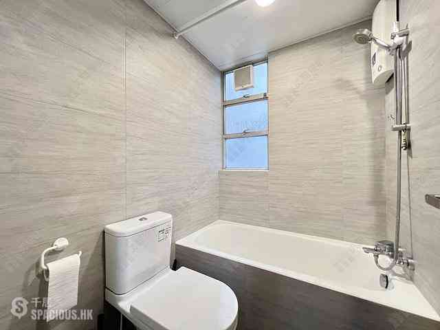 Wan Chai - Phoenix Court Block 4 06