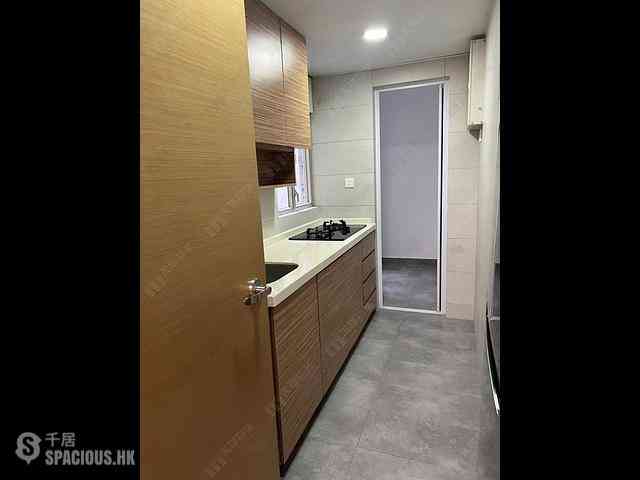 Wan Chai - Phoenix Court Block 4 08