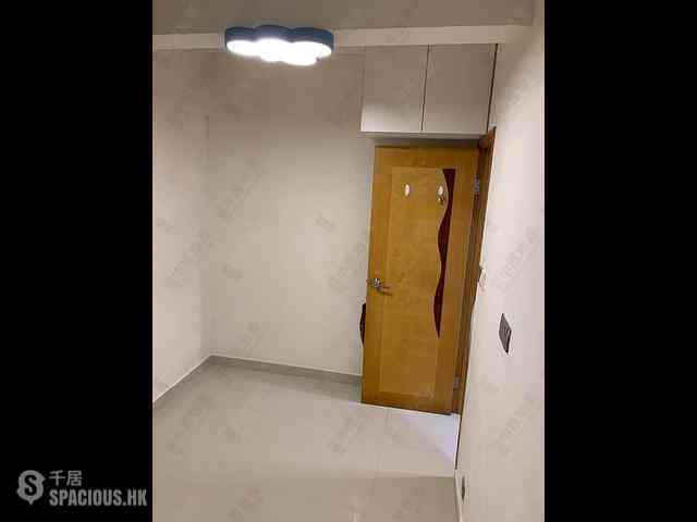 Shek Tong Tsui - Kwan Yick Building Phase 2 Block B 04