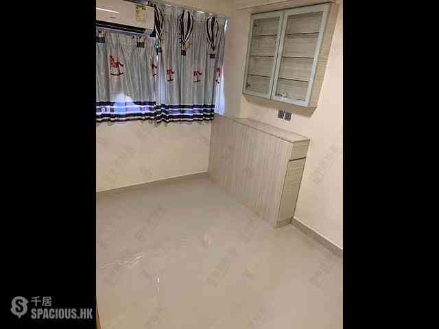 Shek Tong Tsui - Kwan Yick Building Phase 2 Block B 05