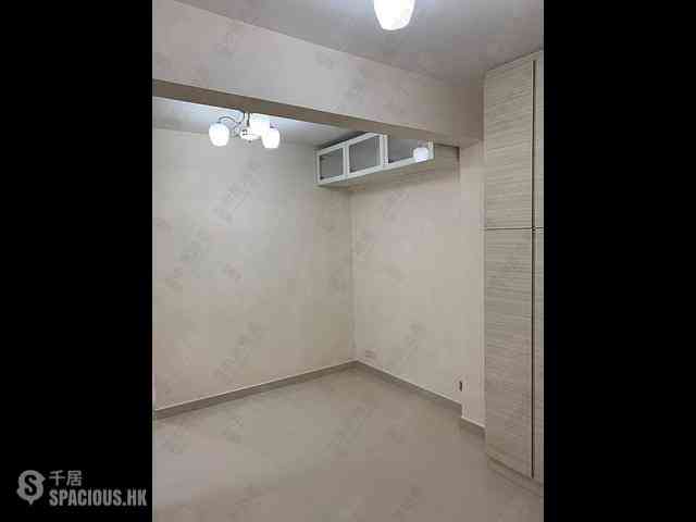 Shek Tong Tsui - Kwan Yick Building Phase 2 Block B 06