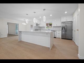 西温哥华 - 441 Southborough Drive 11