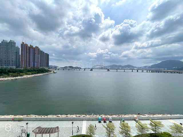 Tseung Kwan O - Monterey Block 1 01