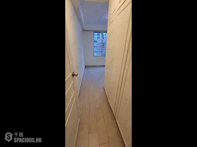 Wan Chai - Phoenix Court Block 4 05