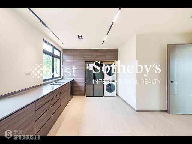 Clear Water Bay - The Portofino 25