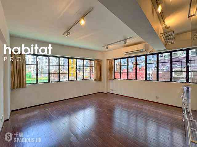 Central - 10, Gage Street 01