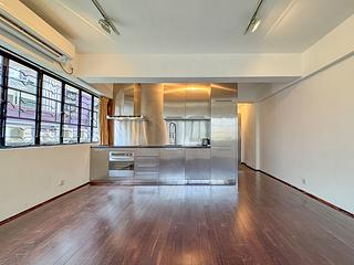 Central - 10, Gage Street 02