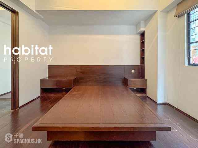 Central - 10, Gage Street 05