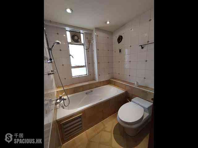 Pok Fu Lam - Baguio Villa Block 33 04