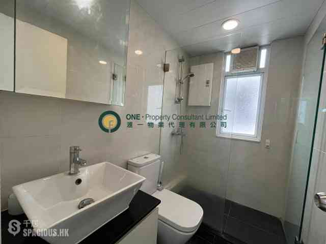 Sai Ying Pun - Tong Nam Mansion 04