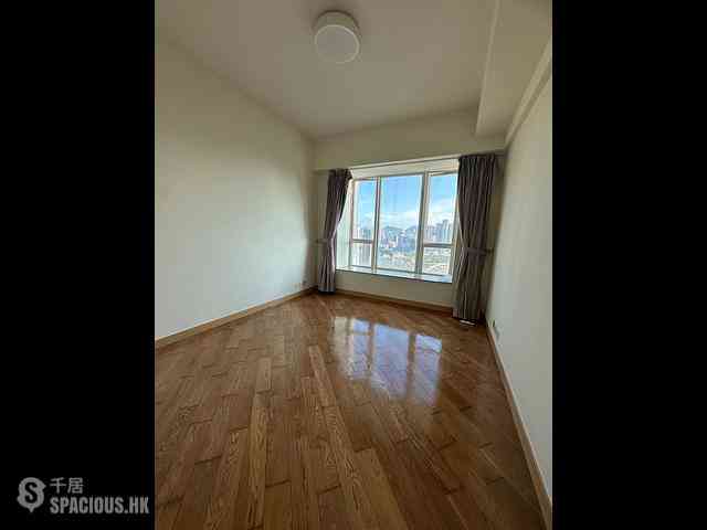 Tai Kok Tsui - Island Harbourview Block 3 02