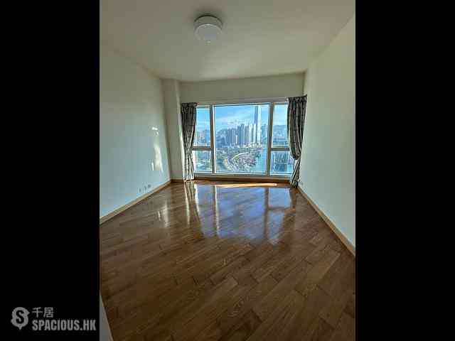 Tai Kok Tsui - Island Harbourview Block 3 04