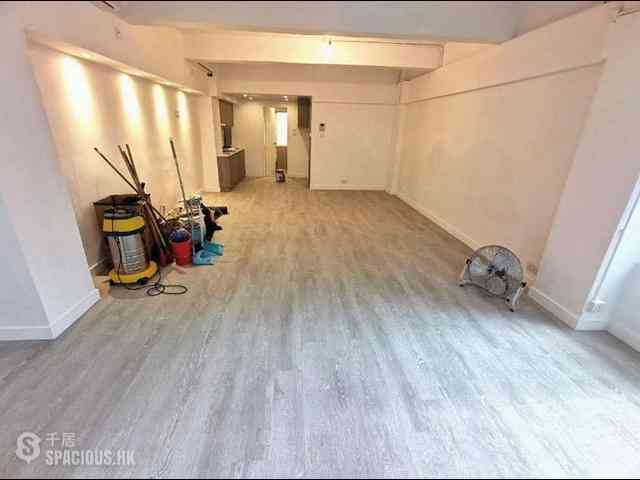 Wan Chai - 23, Queen's Road East 04