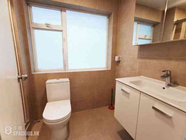 Wan Chai - 23, Queen's Road East 07