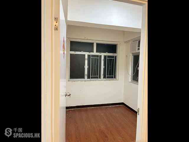 Wan Chai - Fu Yuen Building 04