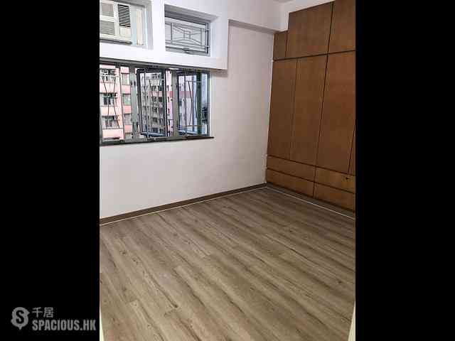 Shek Tong Tsui - Fung Yip Building 02