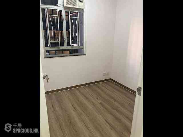 Shek Tong Tsui - Fung Yip Building 03
