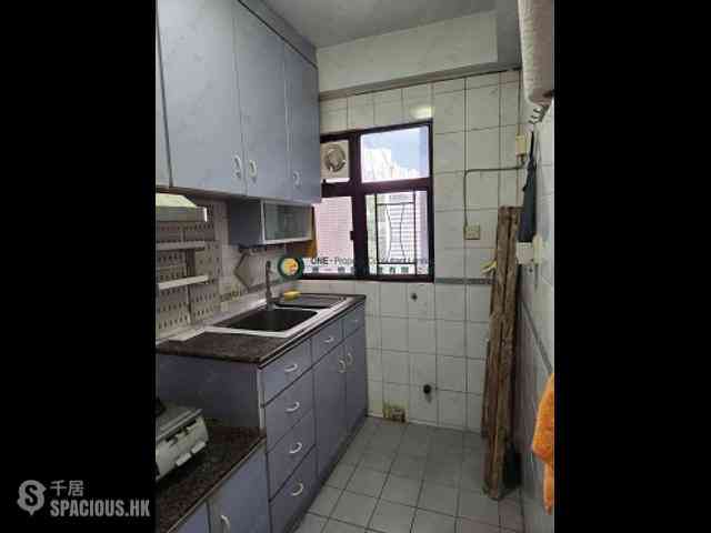 Sai Ying Pun - Kwong Fung Terrace 03