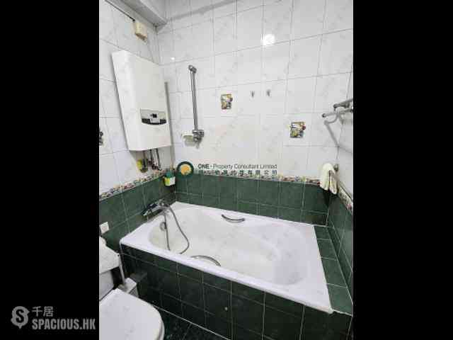Sai Ying Pun - Kwong Fung Terrace 06