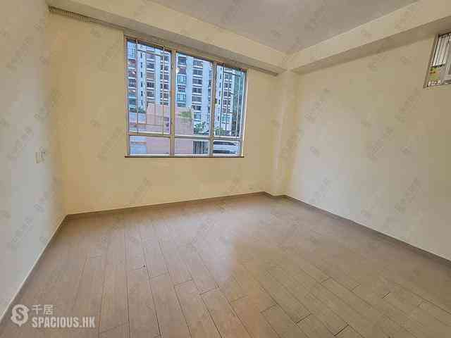 Wan Chai - Phoenix Court Block 4 04