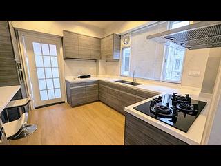 Mid Levels Central - Pearl Gardens Block EF 13