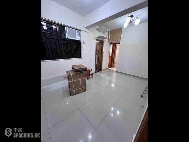 Sai Ying Pun - Liang Ga Building 01