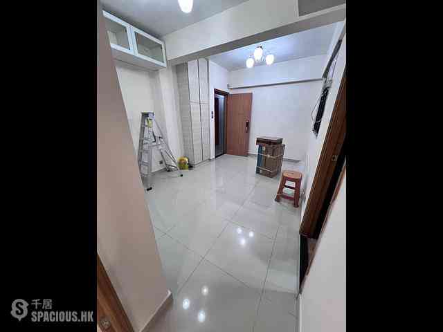 Sai Ying Pun - Liang Ga Building 02