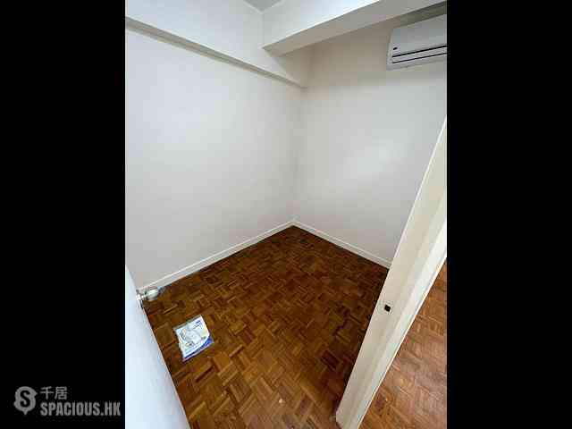 Sai Ying Pun - Tone Hing Building 07