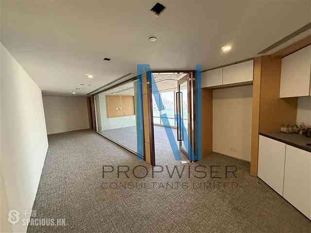 Wan Chai - Convention Plaza Office Tower 01