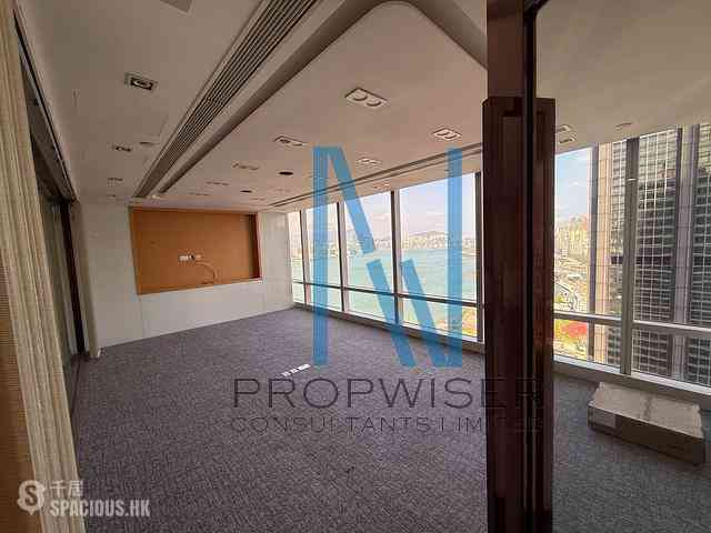 Wan Chai - Convention Plaza Office Tower 02