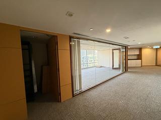 Wan Chai - Convention Plaza Office Tower 04
