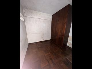 Quarry Bay - Lai King Mansion 09