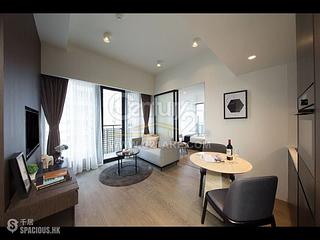 Wan Chai - The Luna 04