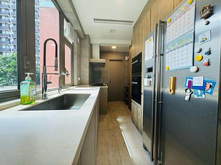 Mid Levels Central - Chenyu Court 03