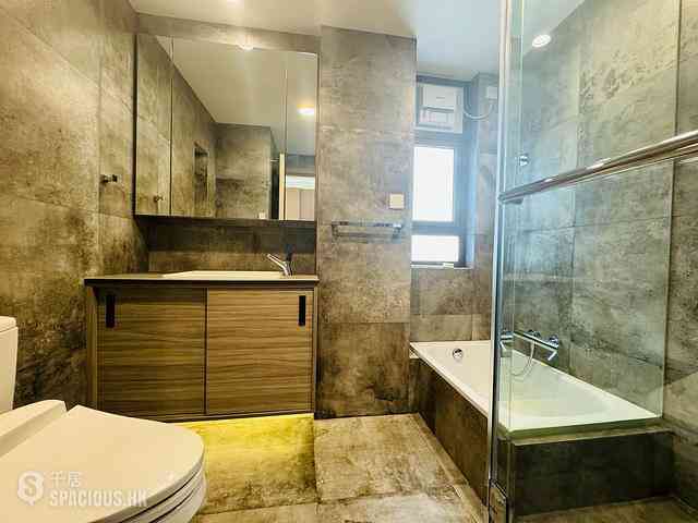 Mid Levels Central - Chenyu Court 05