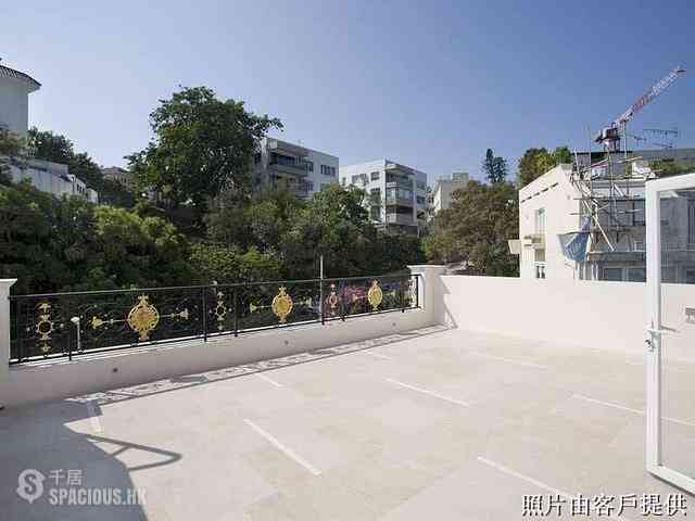 Chung Hom Kok - Magnolia (The Crown Villas) 05