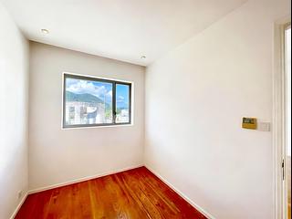 Chung Hom Kok - Magnolia (The Crown Villas) 13