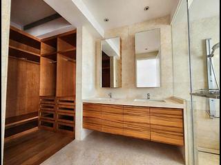 Chung Hom Kok - Magnolia (The Crown Villas) 18