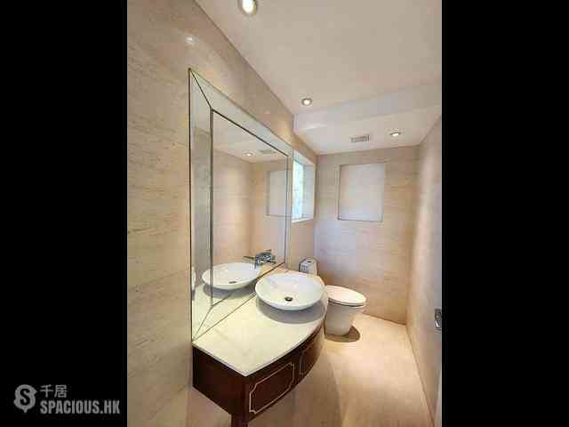 Chung Hom Kok - Magnolia (The Crown Villas) 20