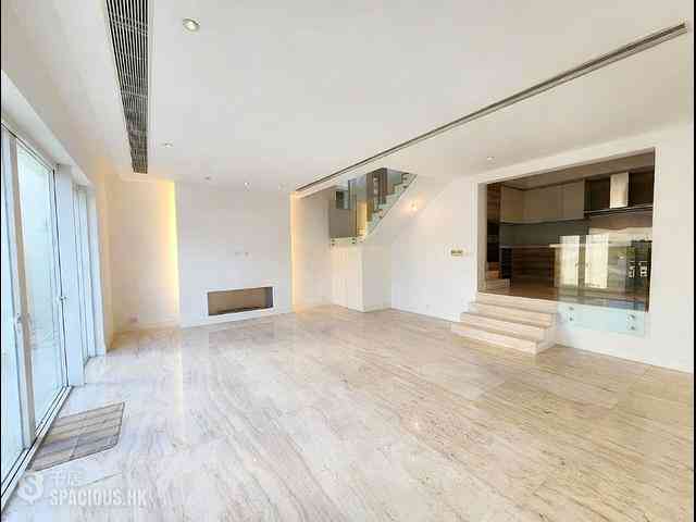 Chung Hom Kok - Magnolia (The Crown Villas) 21
